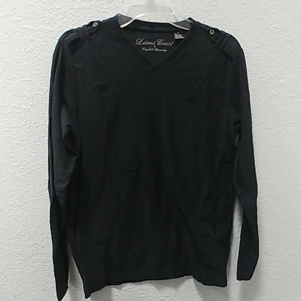 Men's long sleeved black shirt